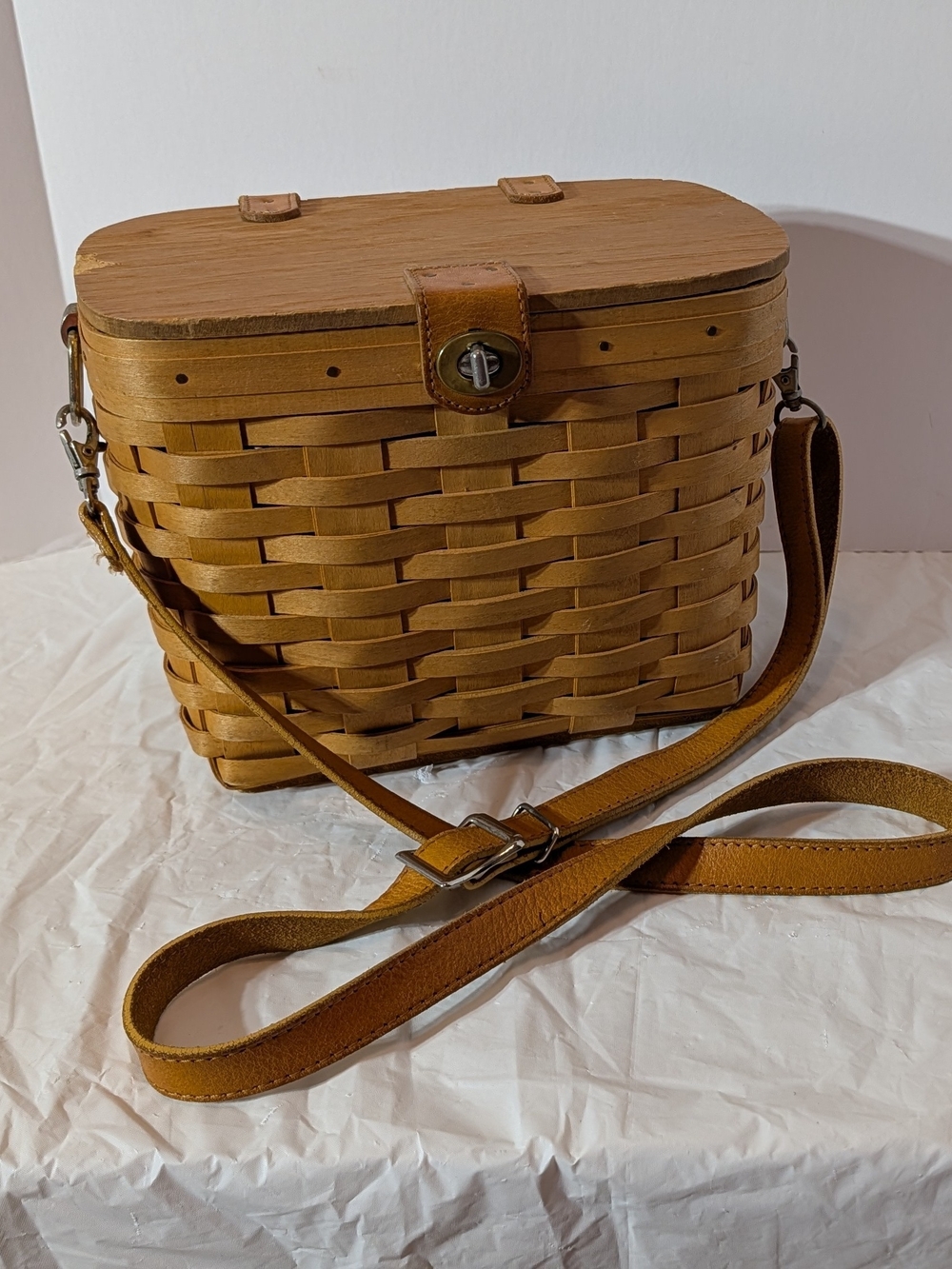 Longaberger Baskets Woven Crossbody Bag W/Leather Strap & Wooden Locking Lid